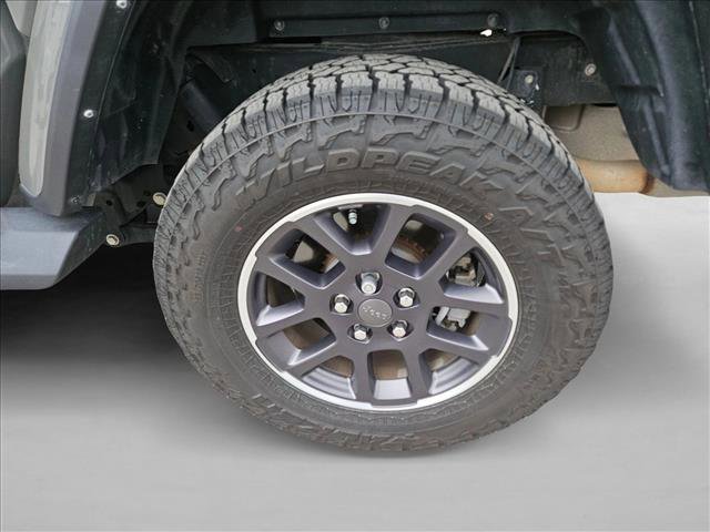 Used 2022 Jeep Gladiator Overland w/ Trailer Tow Package AWD/4WD image 9