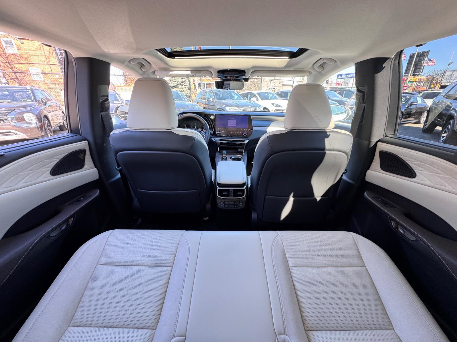 Used 2023 Lexus RX 350 w/ Accessory Package (Z1) image 10