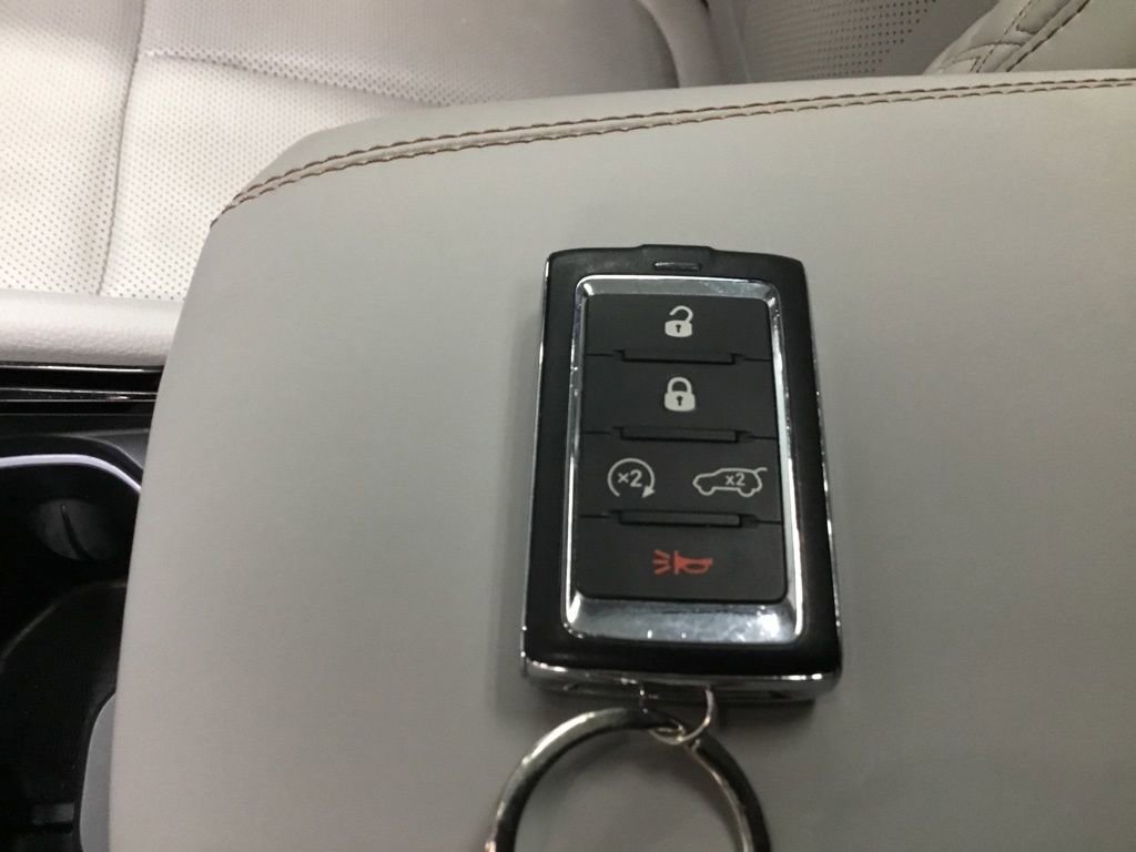 Used 2021 Jeep Grand Cherokee L Summit w/ Advanced Protech Group IV AWD/4WD image 11