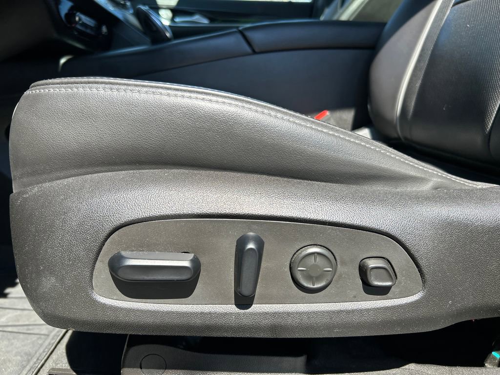 Used 2021 Buick Enclave Avenir w/ Avenir Technology Package FWD image 29