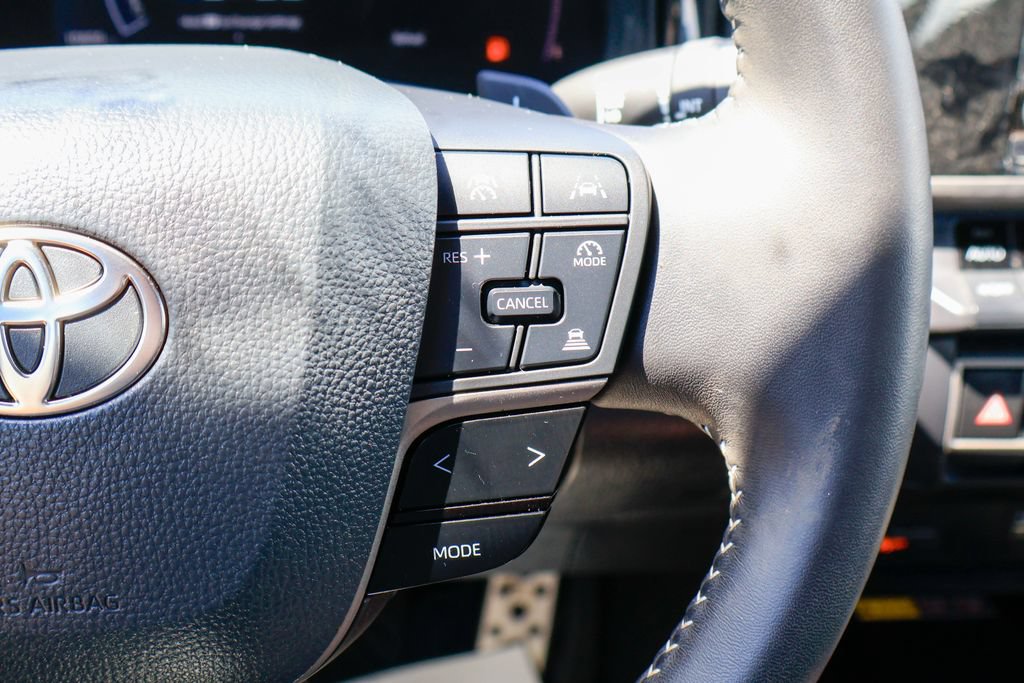 Used 2026 Toyota Camry SE FWD image 15
