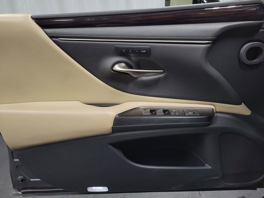 Used 2019 Lexus ES 350 w/ Premium Package FWD image 24