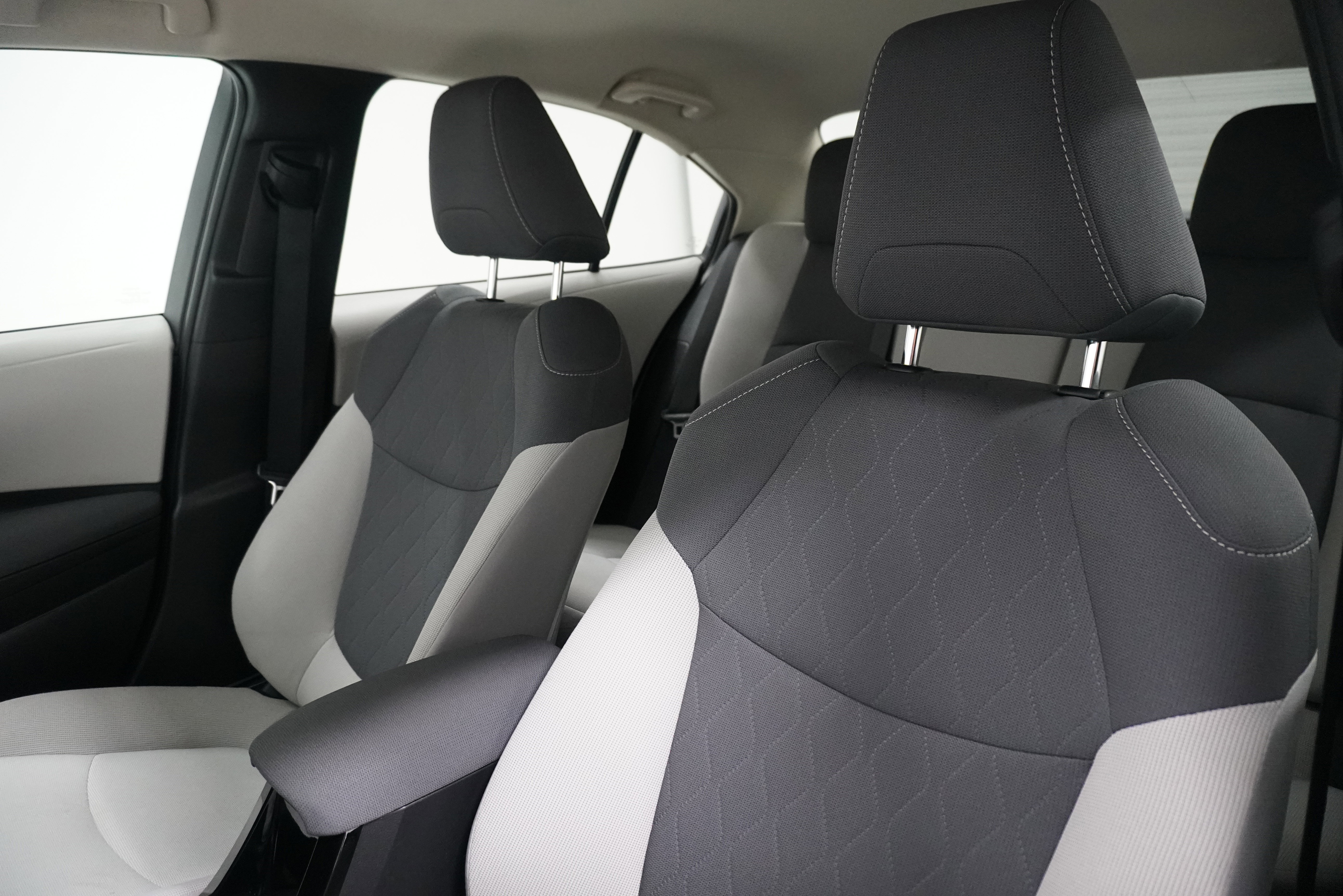 Used 2021 Toyota Corolla LE image 10