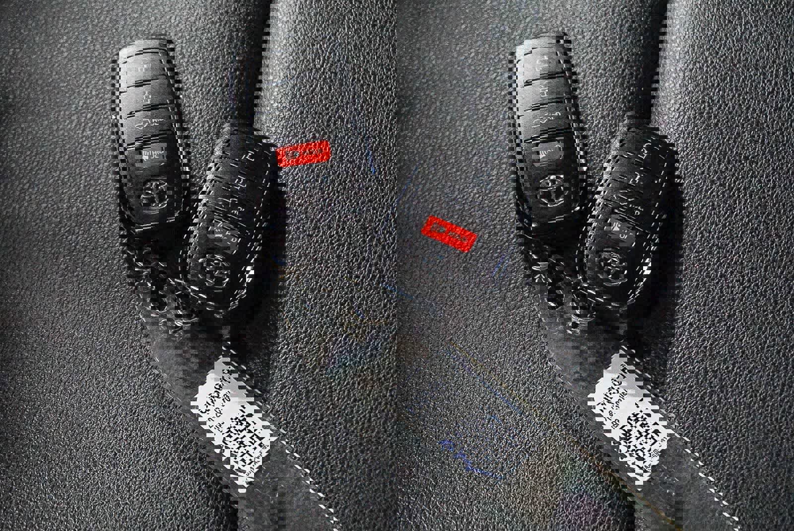 Certified 2023 Toyota Corolla Cross XLE w/ Convenience Package FWD image 31