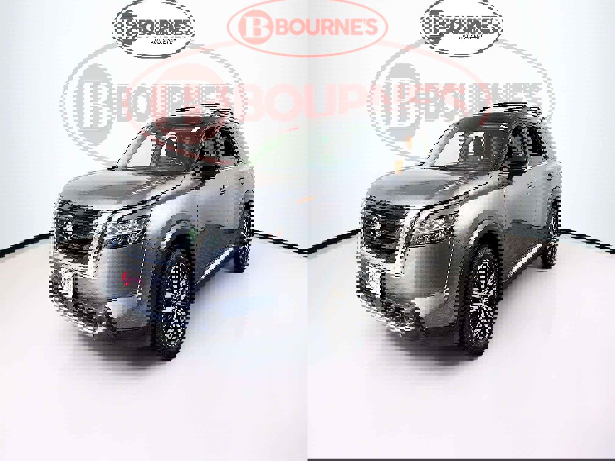 Used 2023 Nissan Pathfinder Platinum image 9