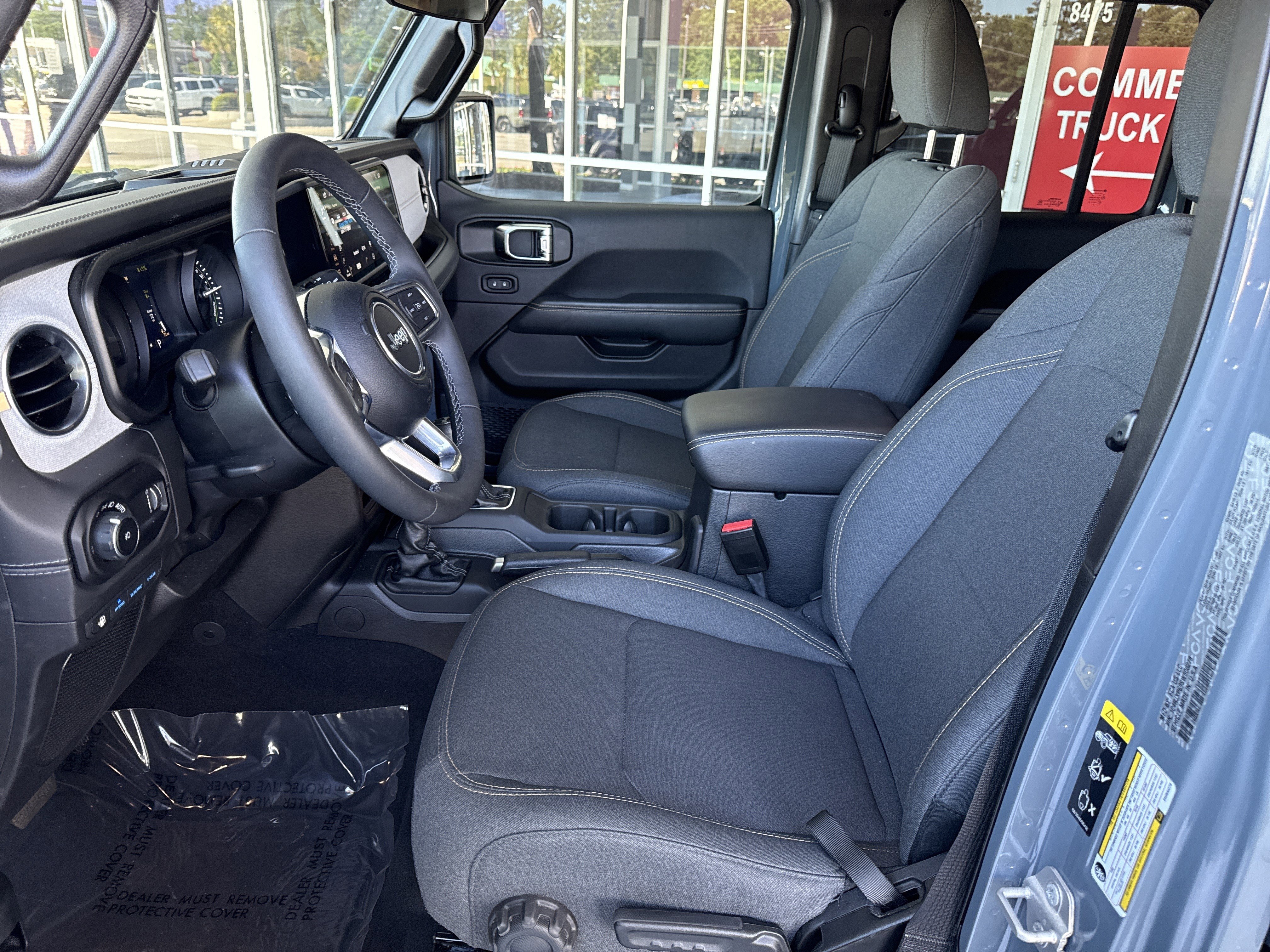 Used 2025 Jeep Wrangler Sahara w/ Safety Group image 15