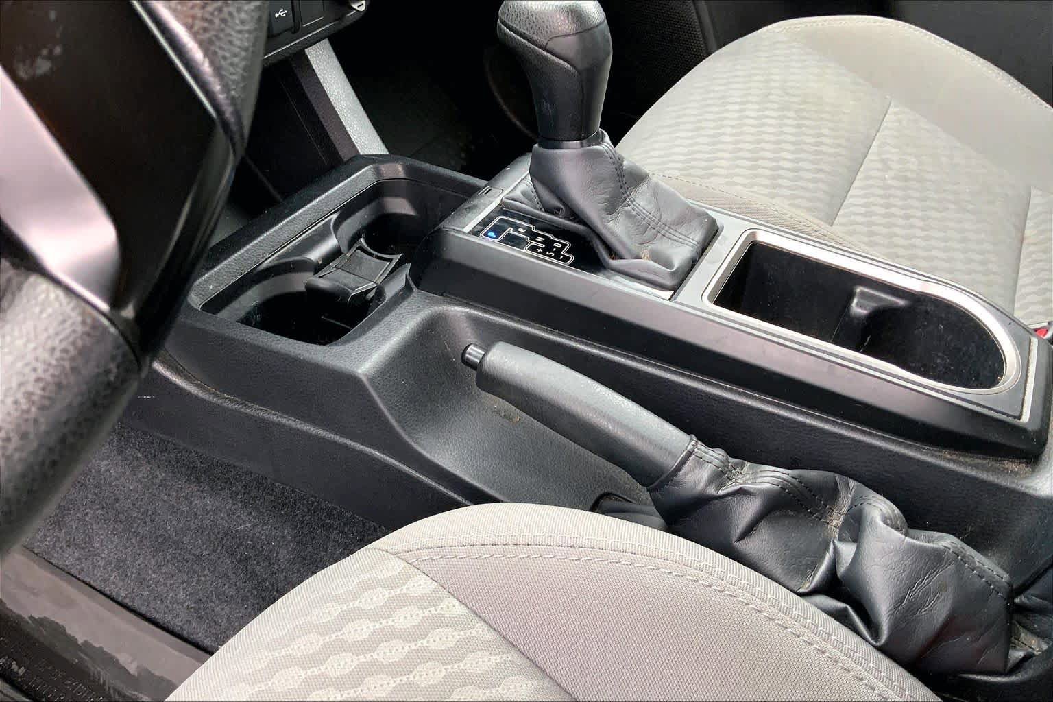 Used 2022 Toyota Tacoma SR w/ SR Convenience Package RWD image 15