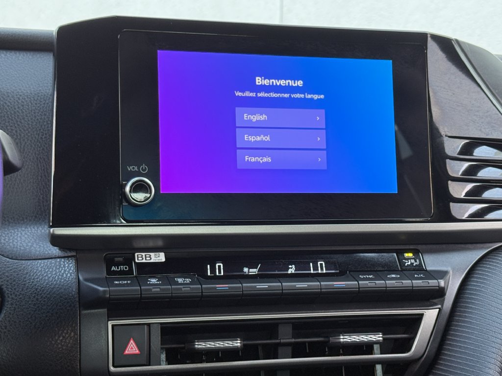 Used 2025 Toyota Camry SE FWD image 13