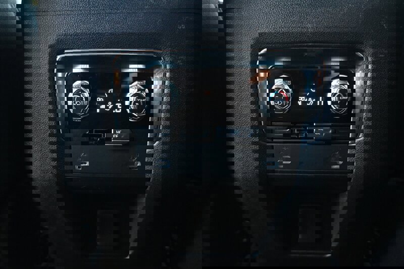 Used 2022 GMC Yukon SLE image 37