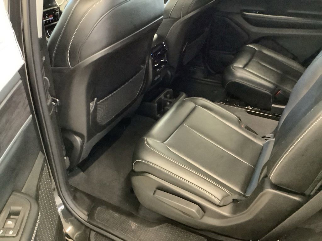 Used 2023 Jeep Grand Cherokee L Limited AWD/4WD image 19