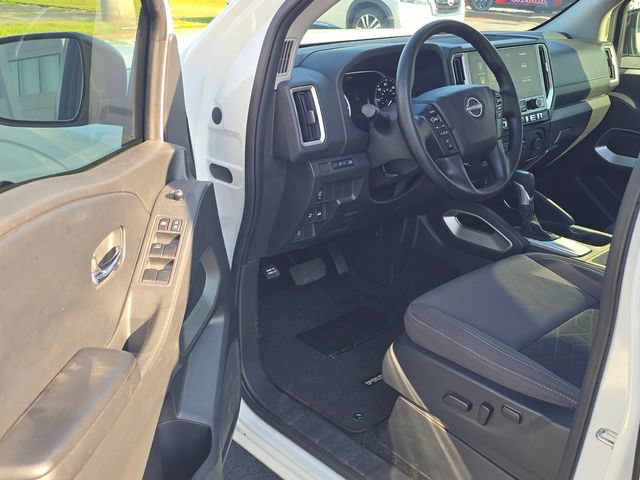 Used 2025 Nissan Frontier SV AWD/4WD image 9