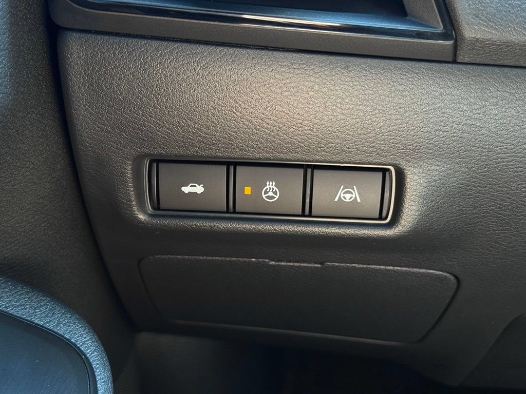 Used 2026 Nissan Sentra SR w/ SR Premium Package FWD image 28