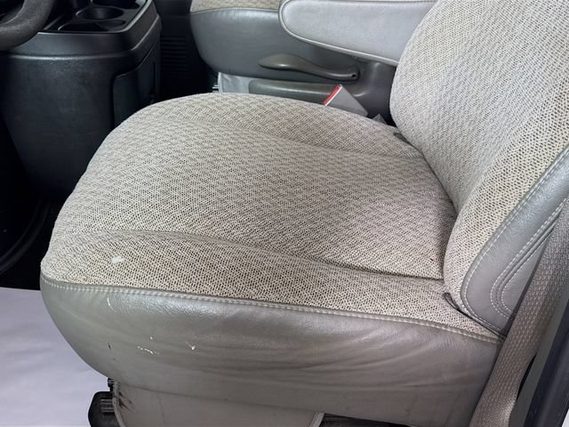 Used 2017 Chevrolet Express 2500 LT w/ LT Preferred Equipment Group RWD image 19