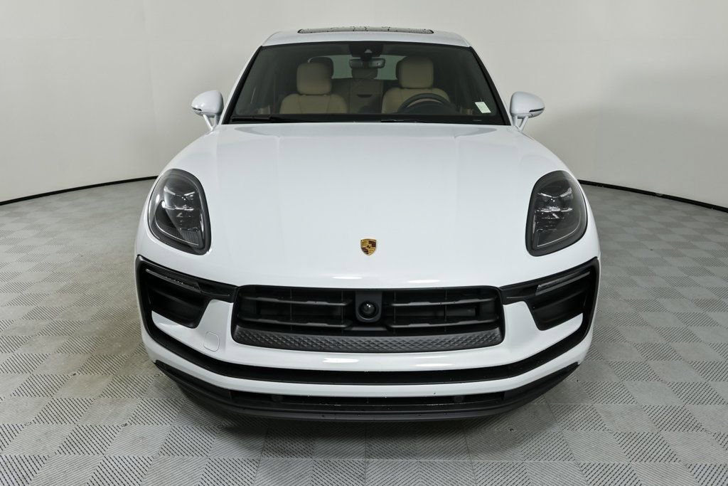 Certified 2025 Porsche Macan image 35
