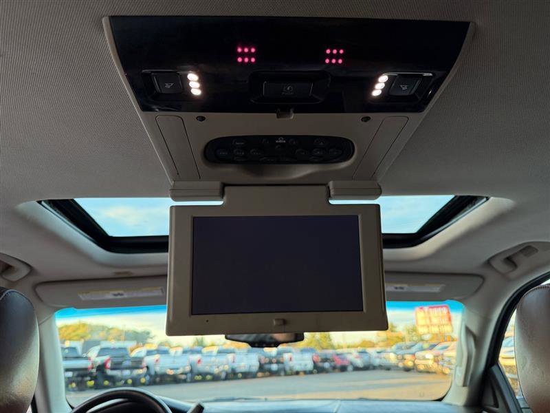 Used 2015 Cadillac Escalade ESV Luxury image 24