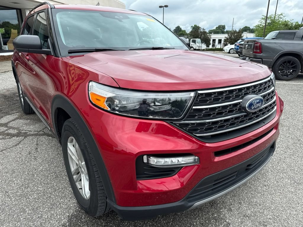 Used 2024 Ford Explorer XLT w/ Equipment Group 202A AWD/4WD image 14