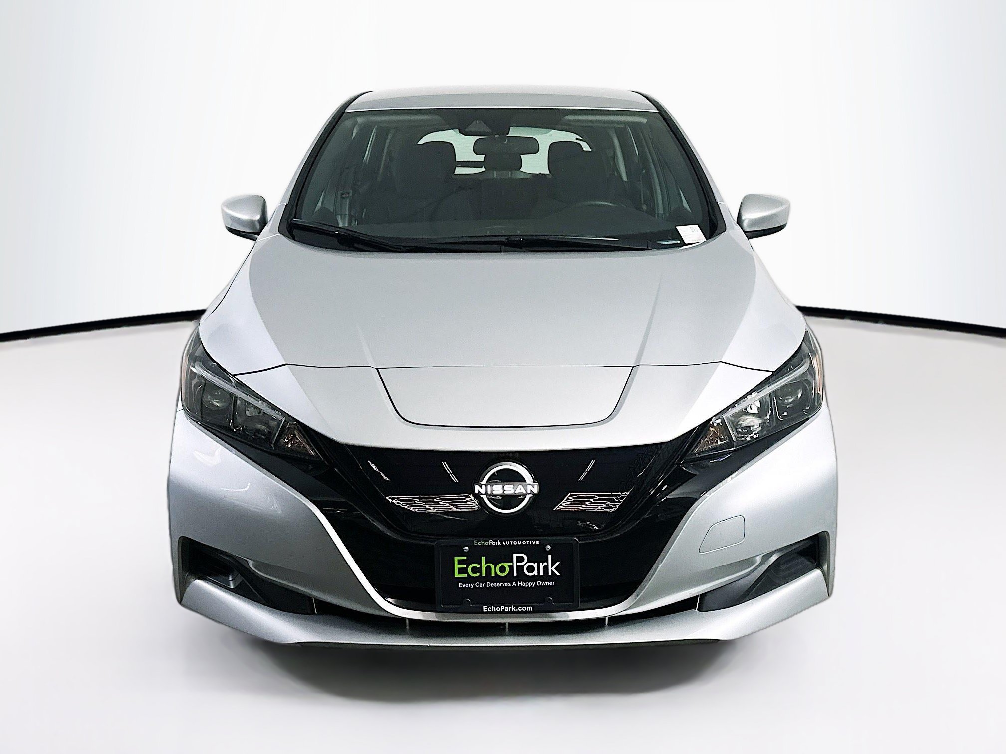 Used 2024 Nissan Leaf S FWD image 2