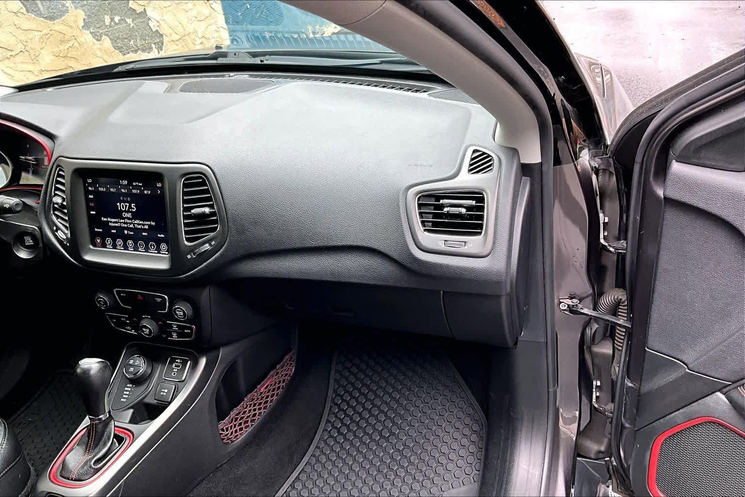 Used 2020 Jeep Compass Trailhawk AWD/4WD image 18