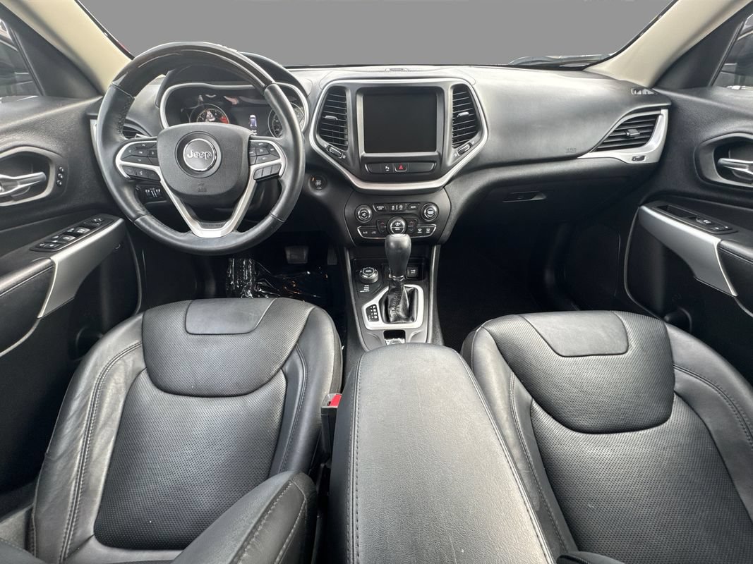 Used 2018 Jeep Cherokee Overland AWD/4WD image 23