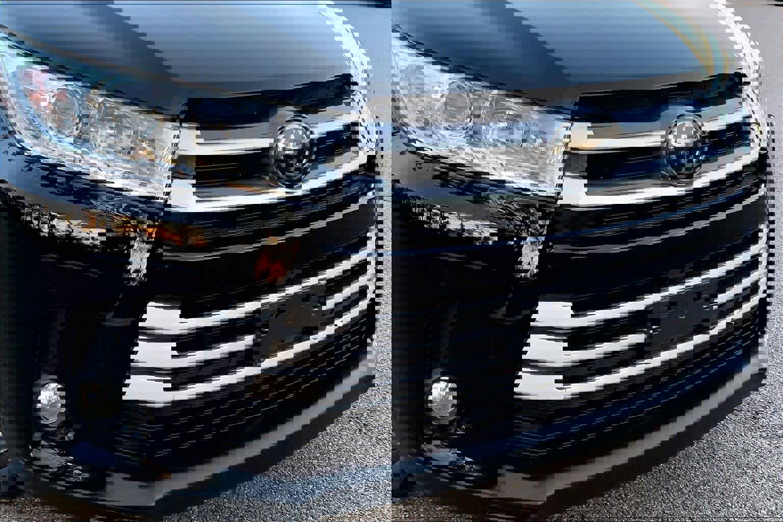 Used 2018 Toyota Highlander XLE image 29