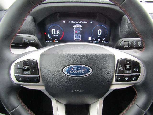 Used 2025 Ford Explorer Active AWD/4WD image 21