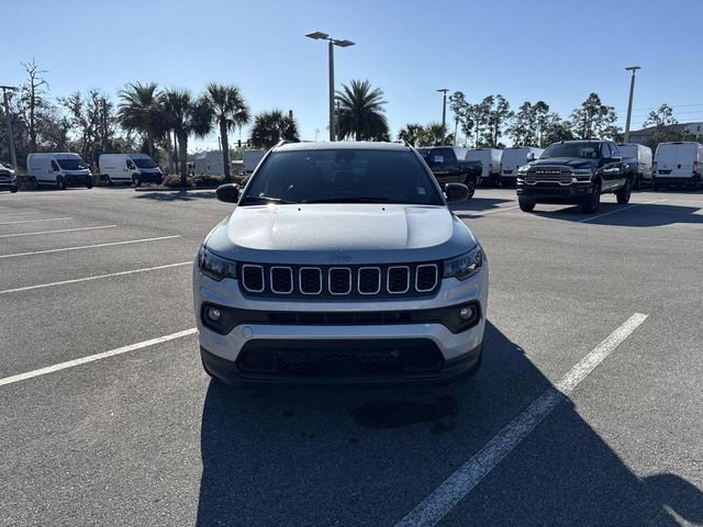Used 2025 Jeep Compass Latitude image 8