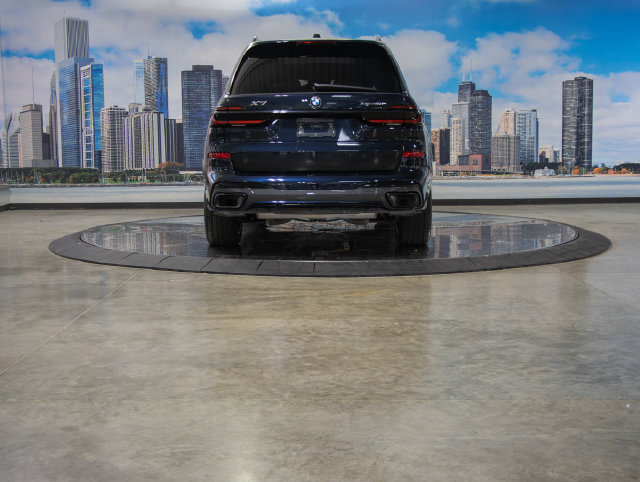 Used 2026 BMW X7 xDrive40i AWD/4WD image 11