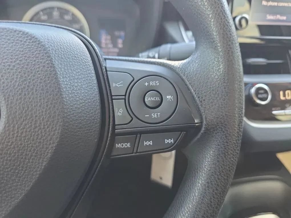 Used 2020 Toyota Corolla LE FWD image 18