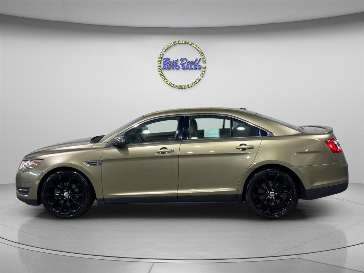 Used 2013 Ford Taurus Limited FWD image 2