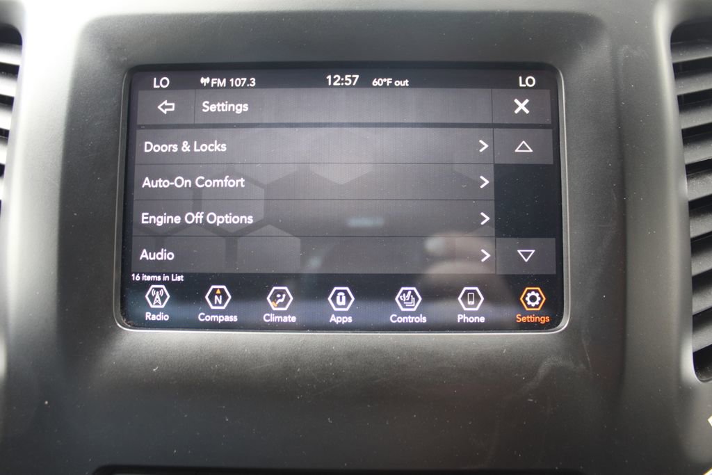 Used 2019 Jeep Cherokee Latitude Plus w/ Comfort/Convenience Group AWD/4WD image 33
