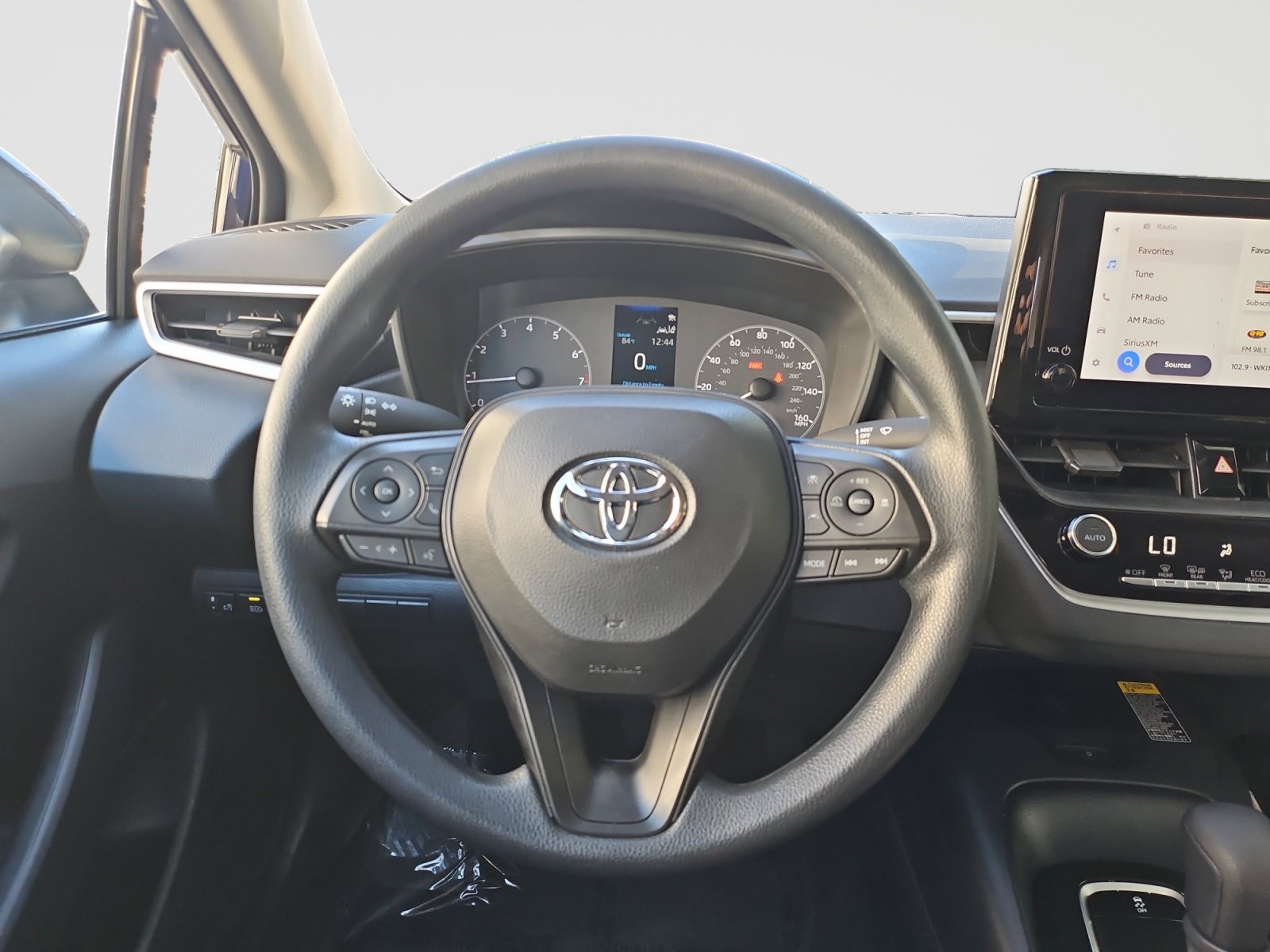 Used 2025 Toyota Corolla LE w/ LE Premium Package FWD image 44