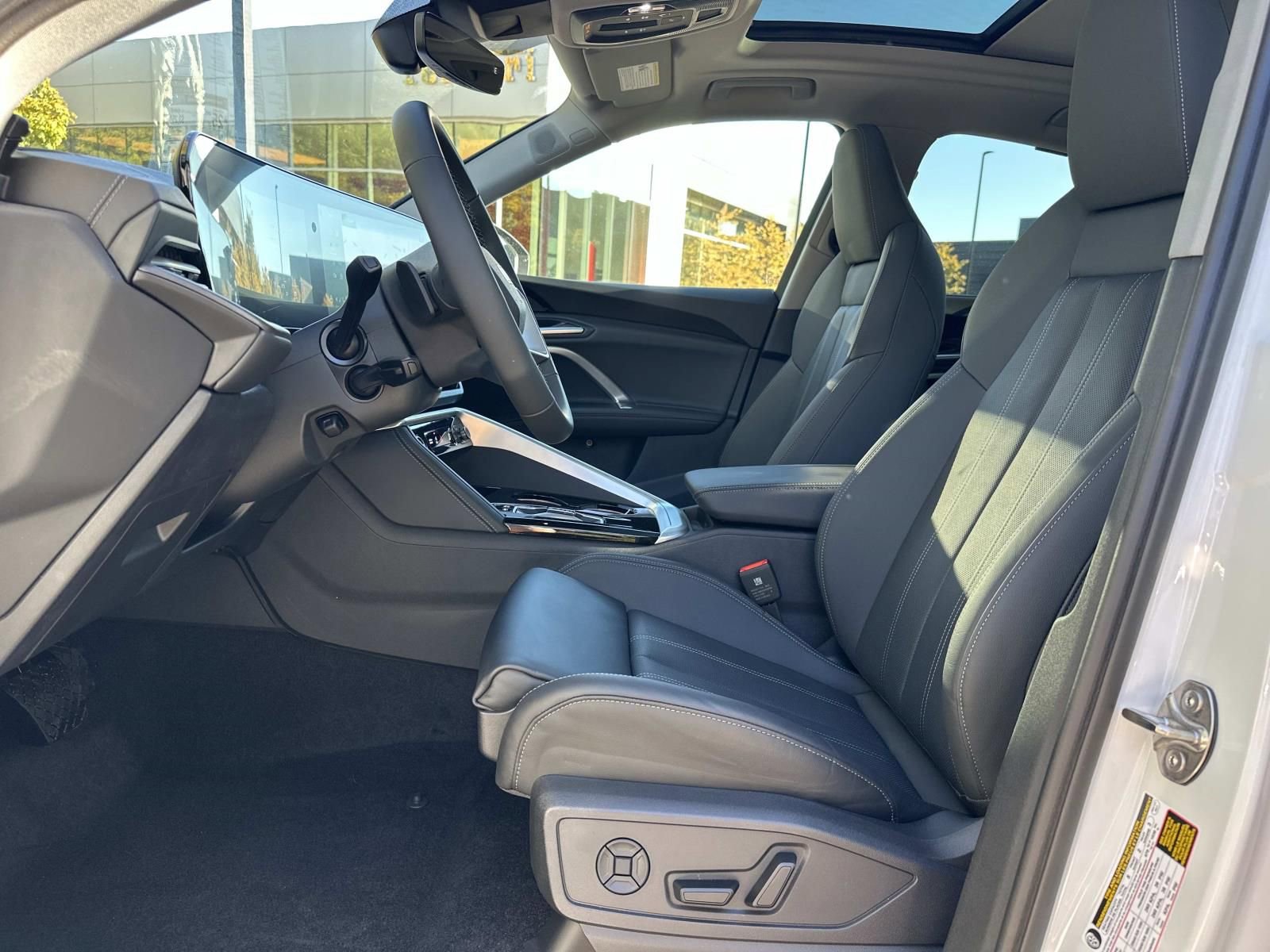 New 2025 Audi Q5 Premium Plus image 24