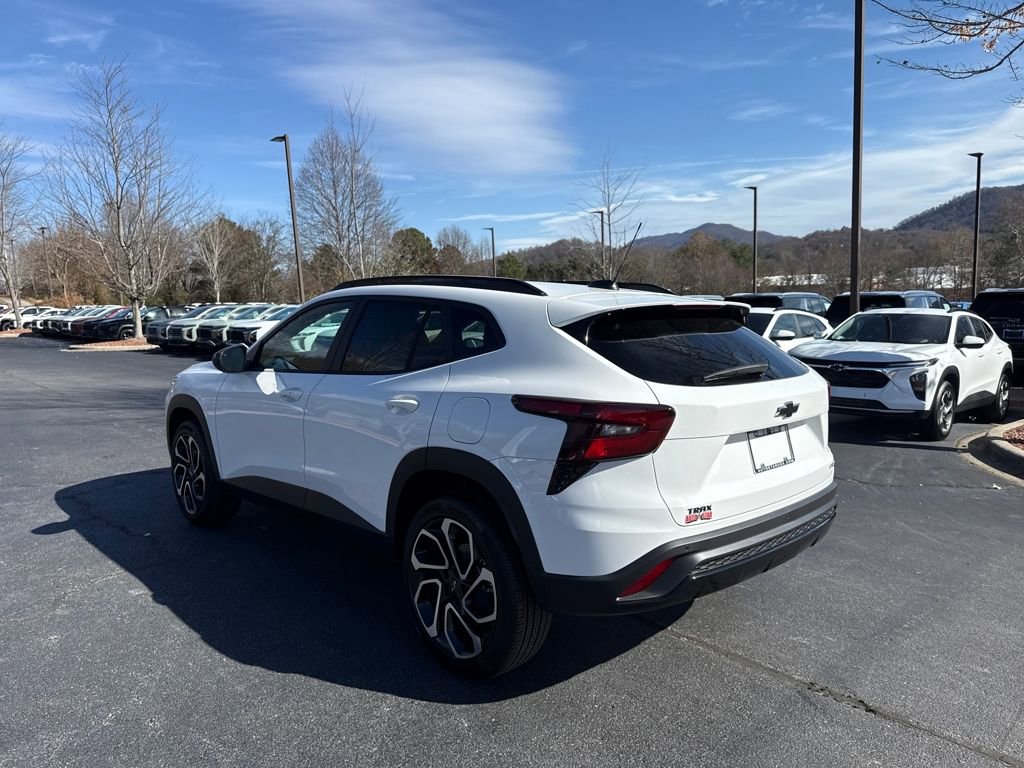 New 2025 Chevrolet Trax RS w/ Driver Confidence Package image 5