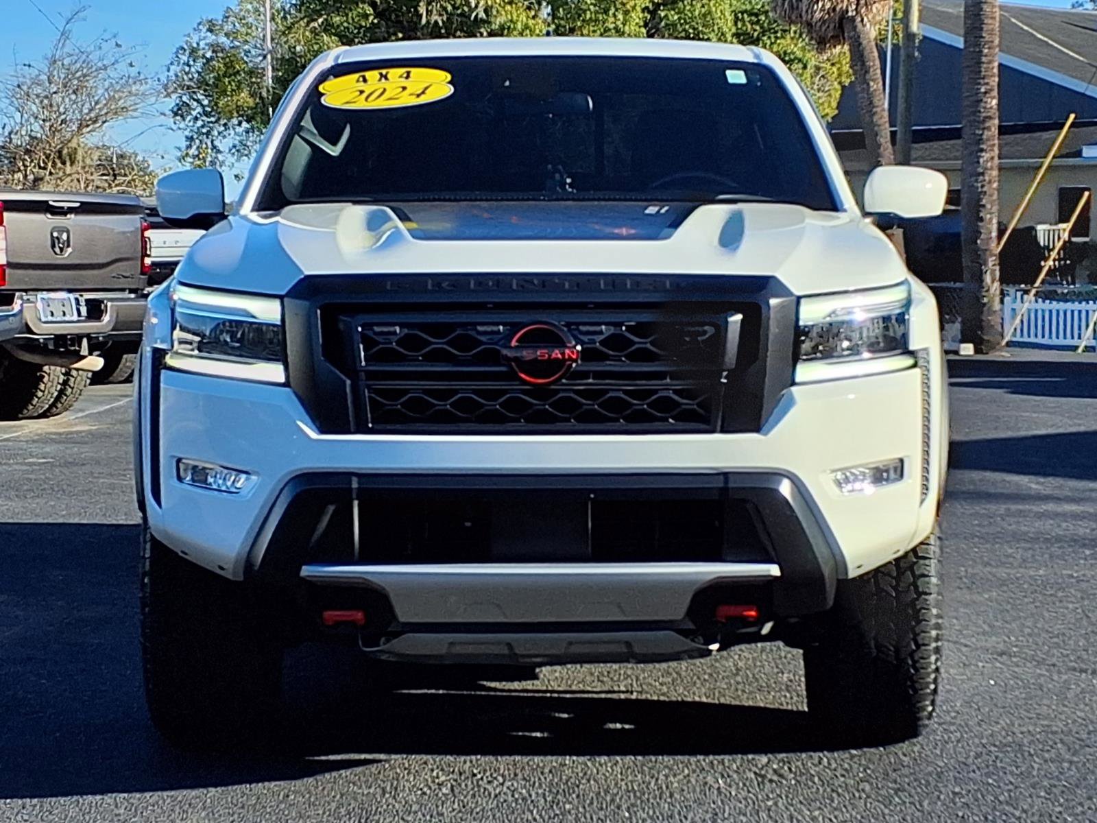 Used 2024 Nissan Frontier PRO-4X w/ Off-Road Protection Package image 2