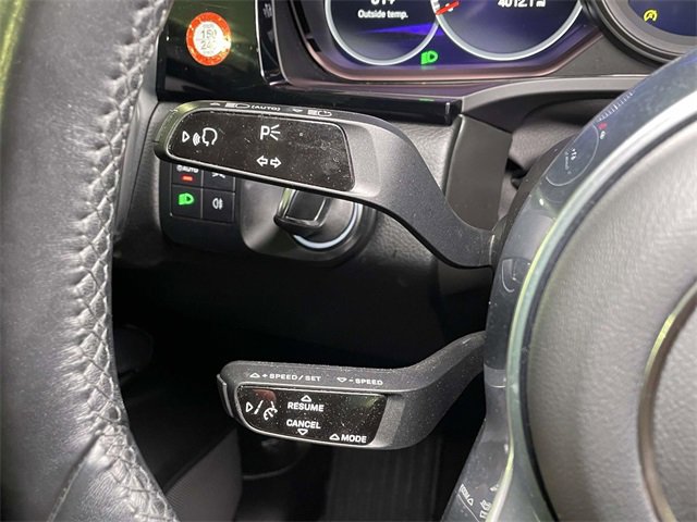 Certified 2022 Porsche Cayenne Platinum Edition image 40