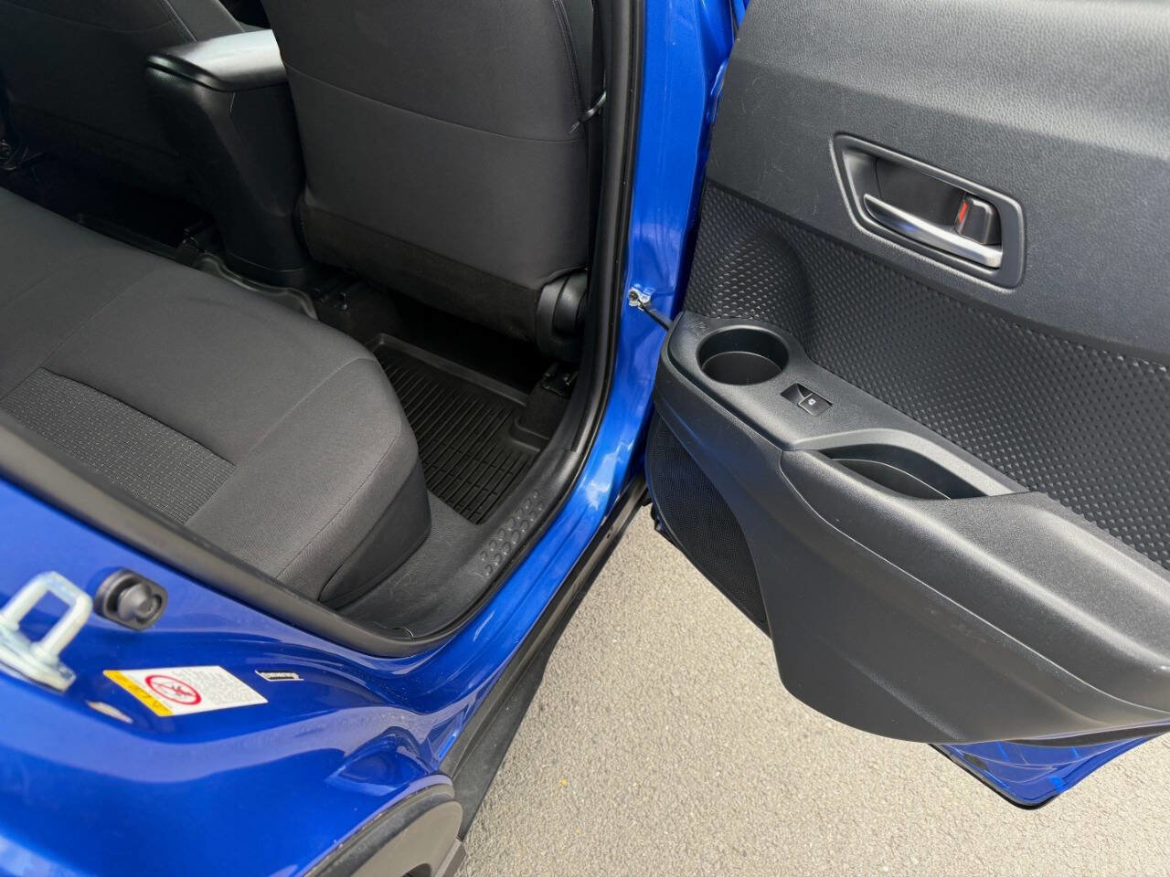 Used 2018 Toyota C-HR XLE image 28