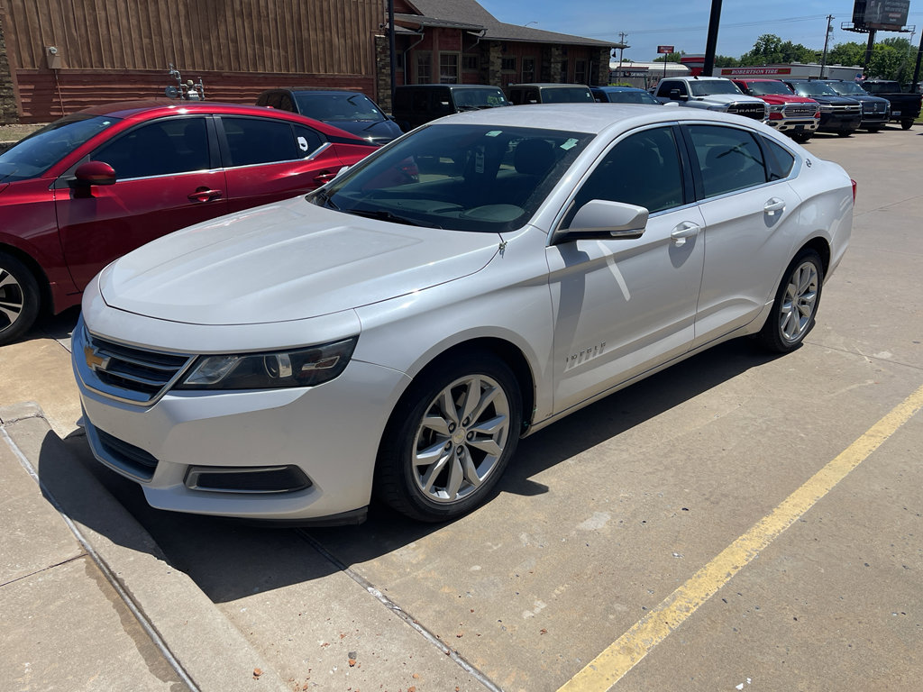 Used 2016 Chevrolet Impala LT w/ Convenience Package FWD image 2