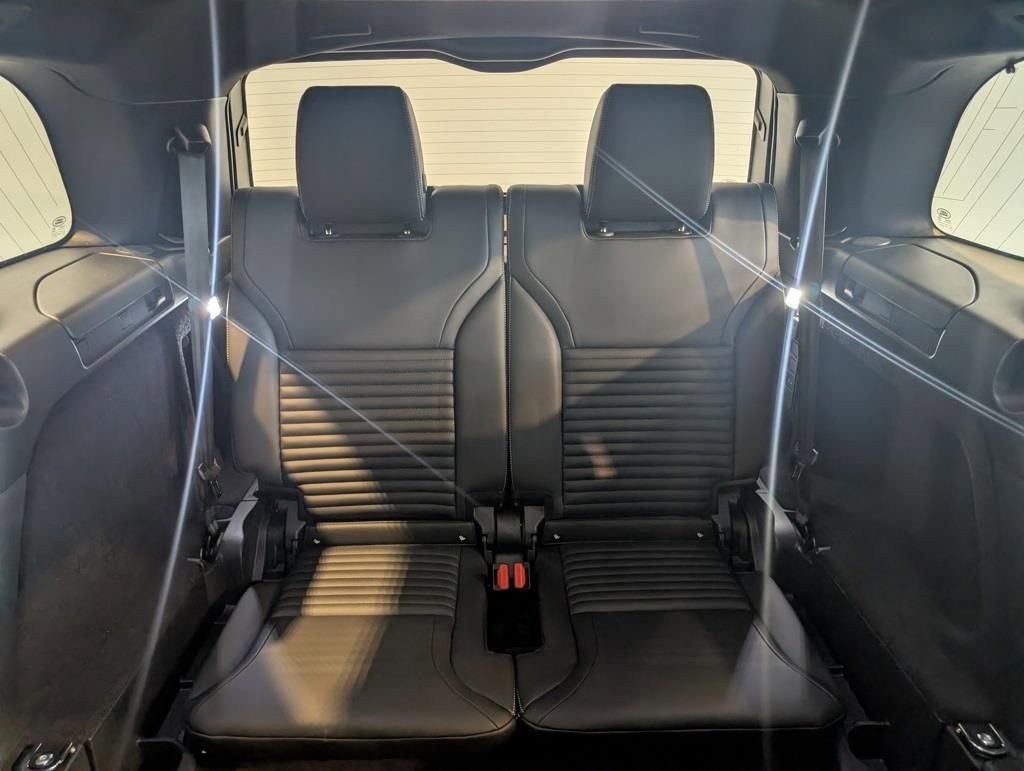 New 2026 Land Rover Discovery S image 29