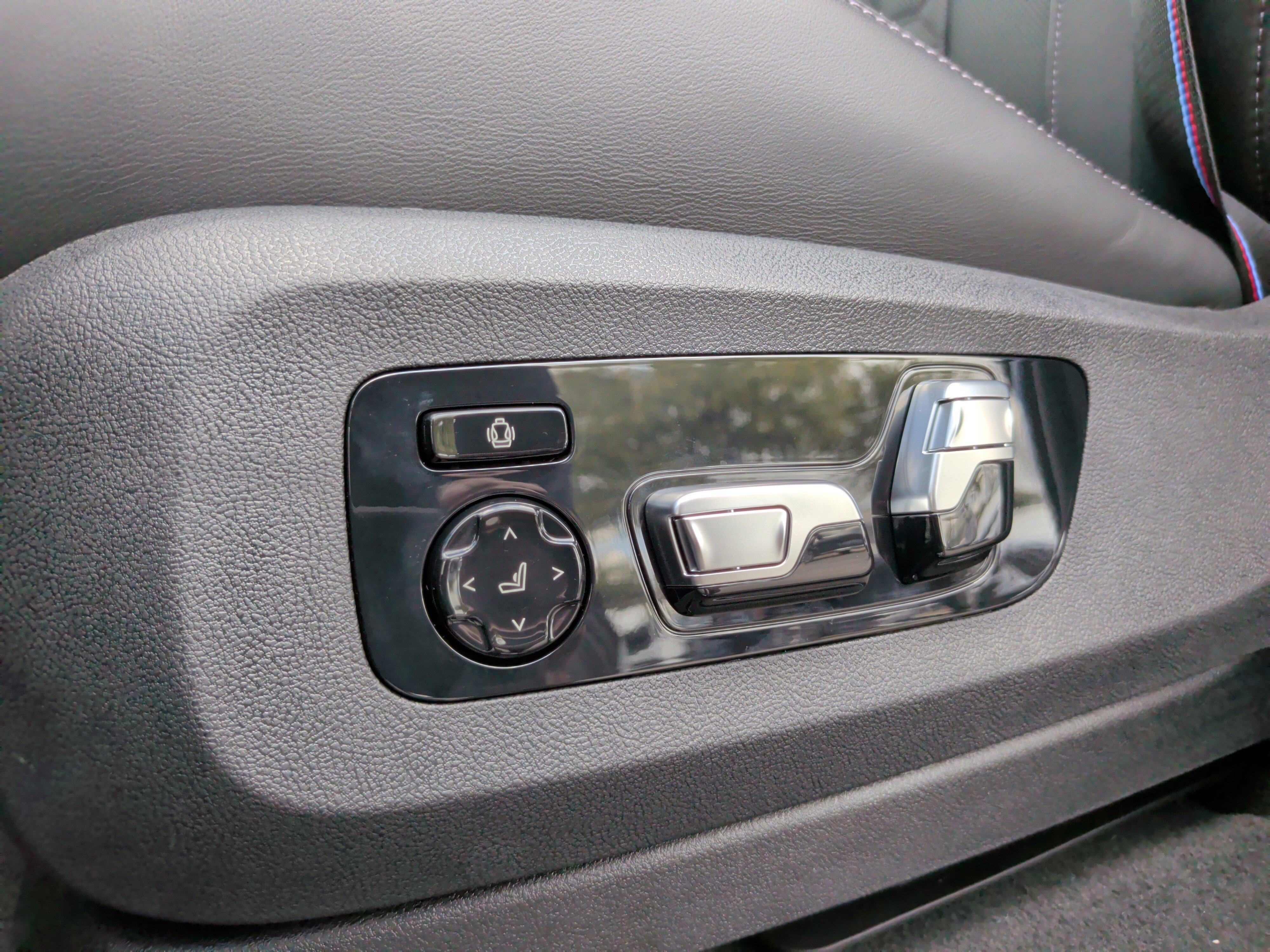 Used 2026 BMW X5 M Competition w/ Executive Package image 30