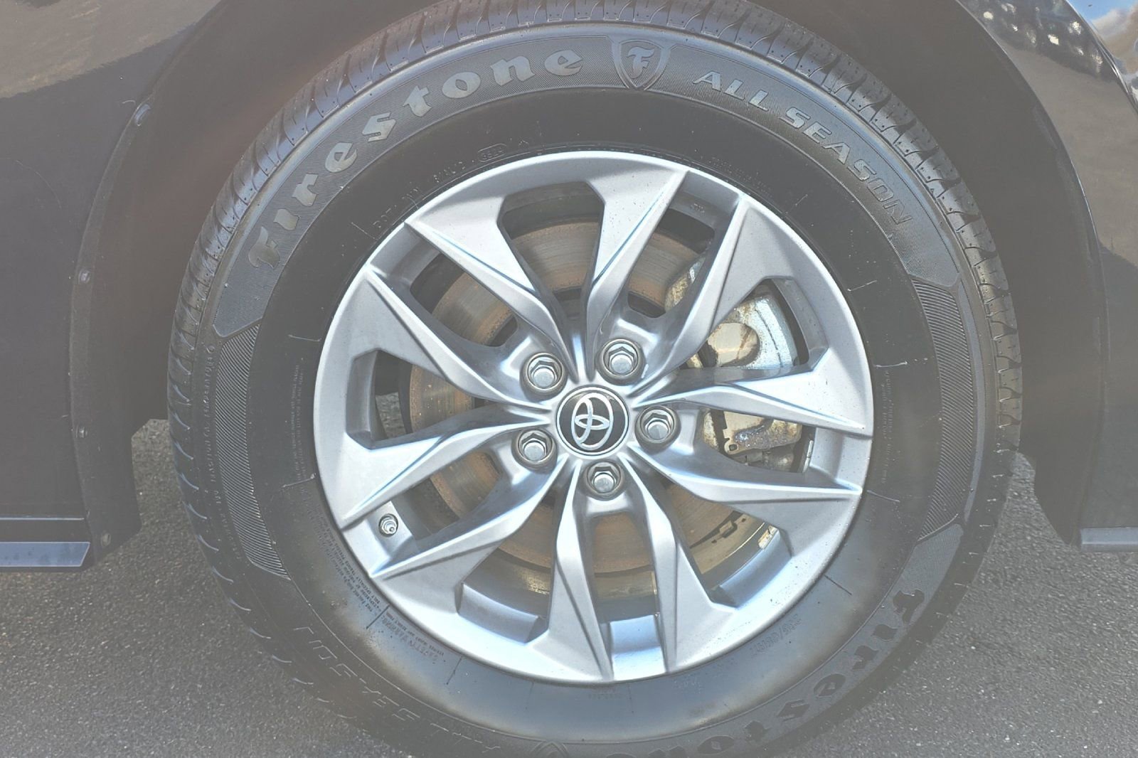 Used 2024 Toyota Sienna XLE image 28