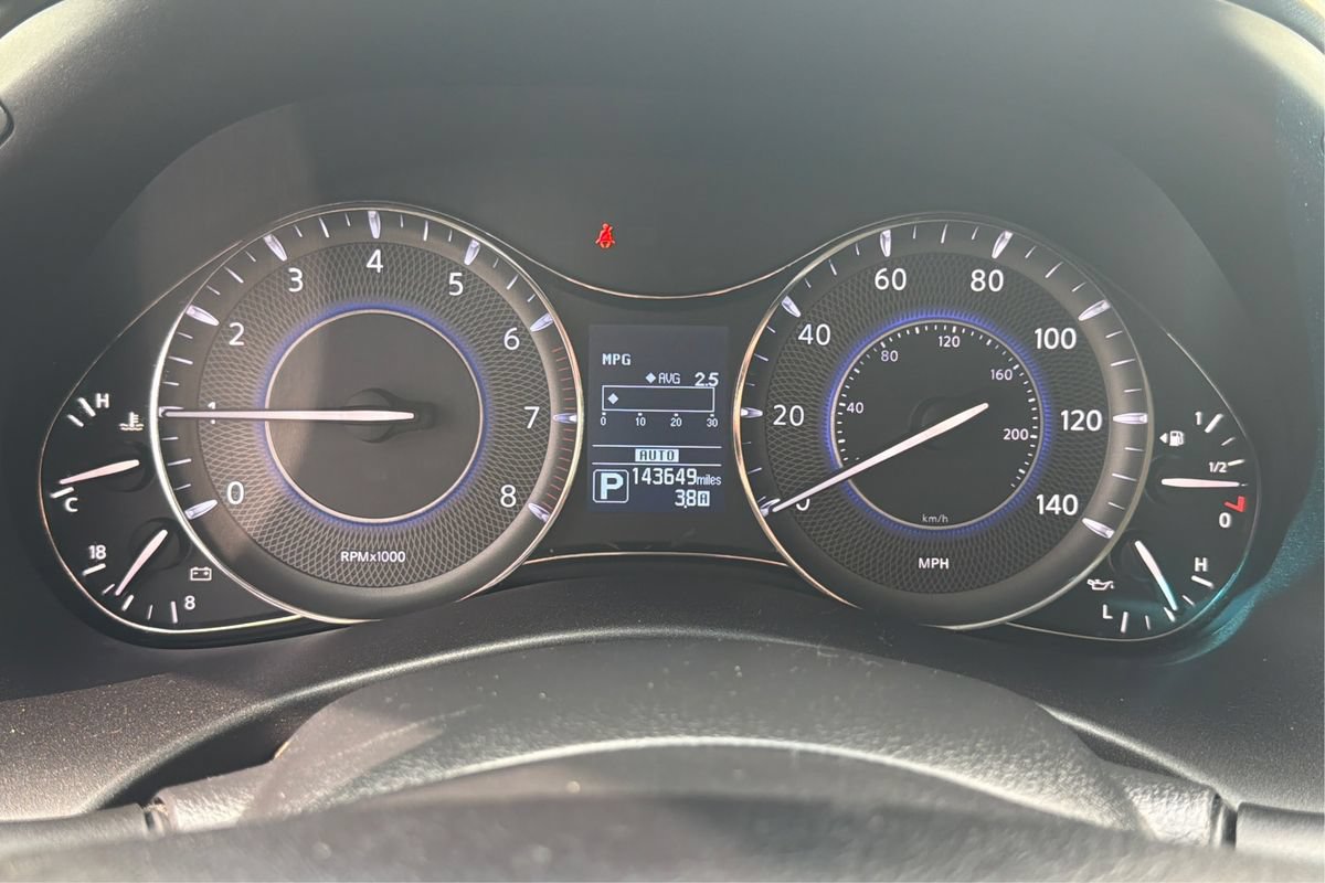 Used 2015 INFINITI QX80 4WD w/ Deluxe Technology Package image 17