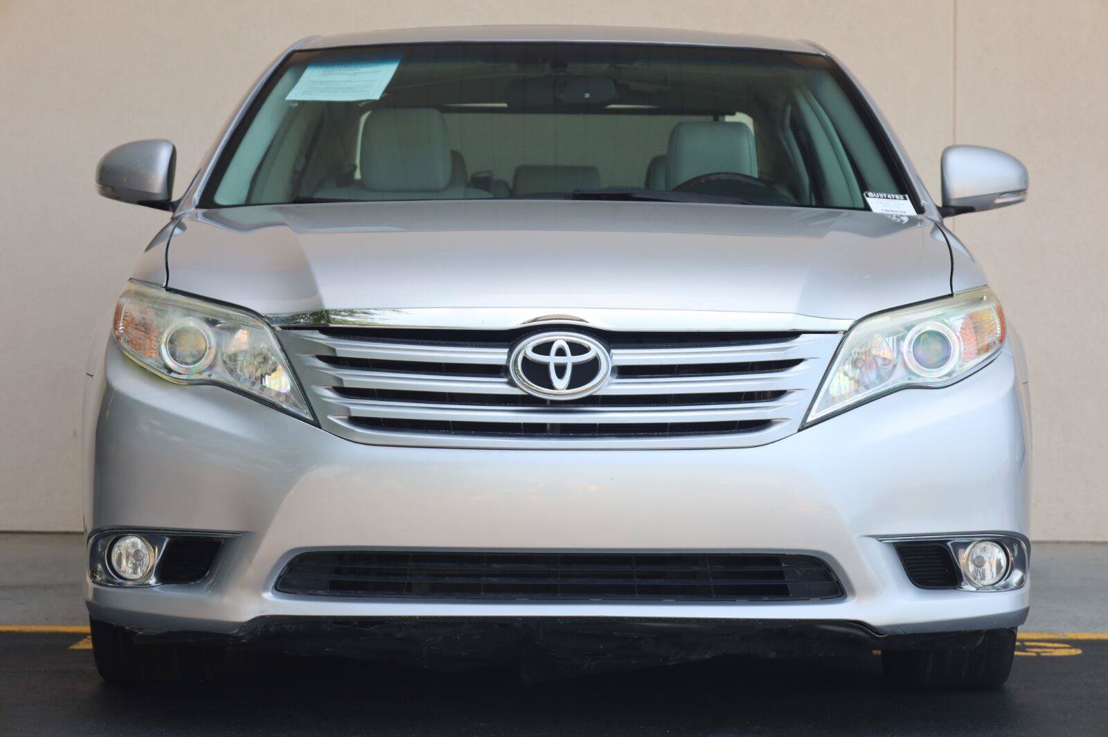 Used 2011 Toyota Avalon Limited FWD image 6
