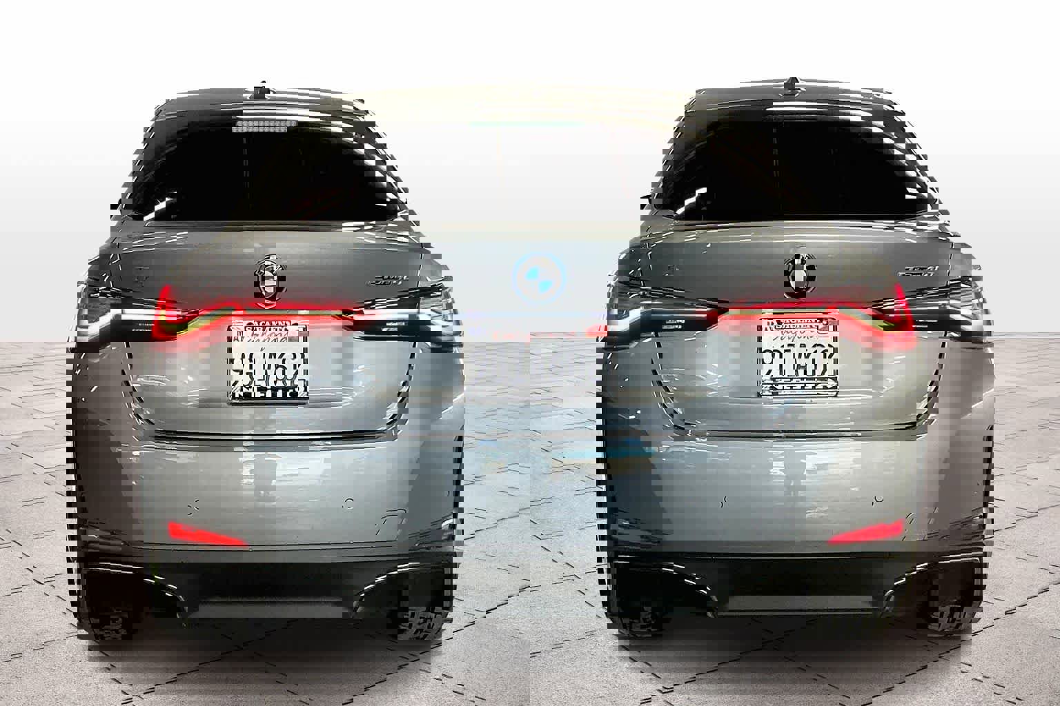 Used 2023 BMW i4 eDrive40 image 7