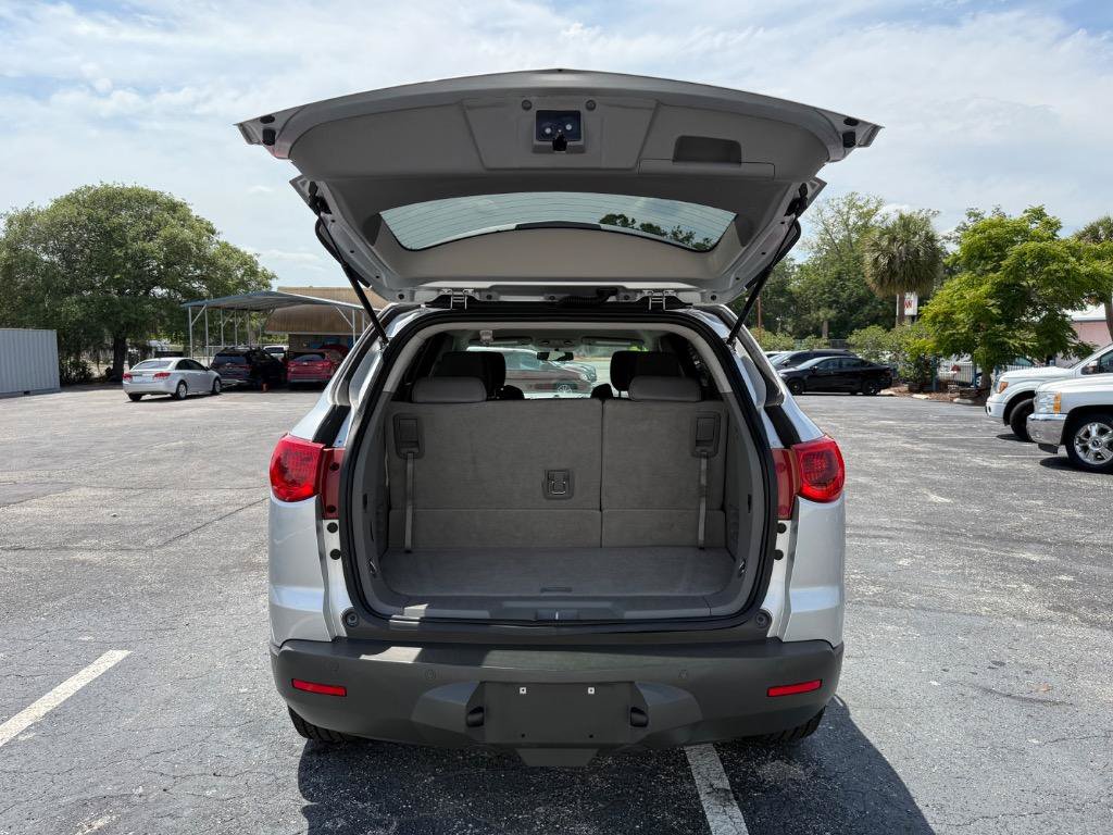 Used 2012 Chevrolet Traverse LT FWD image 18