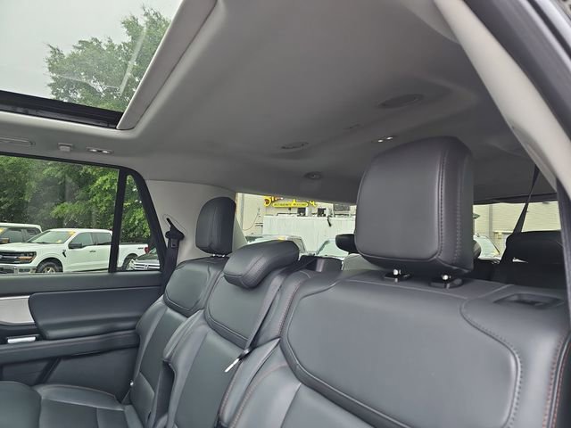 Used 2025 Ford Expedition Max Active RWD image 18