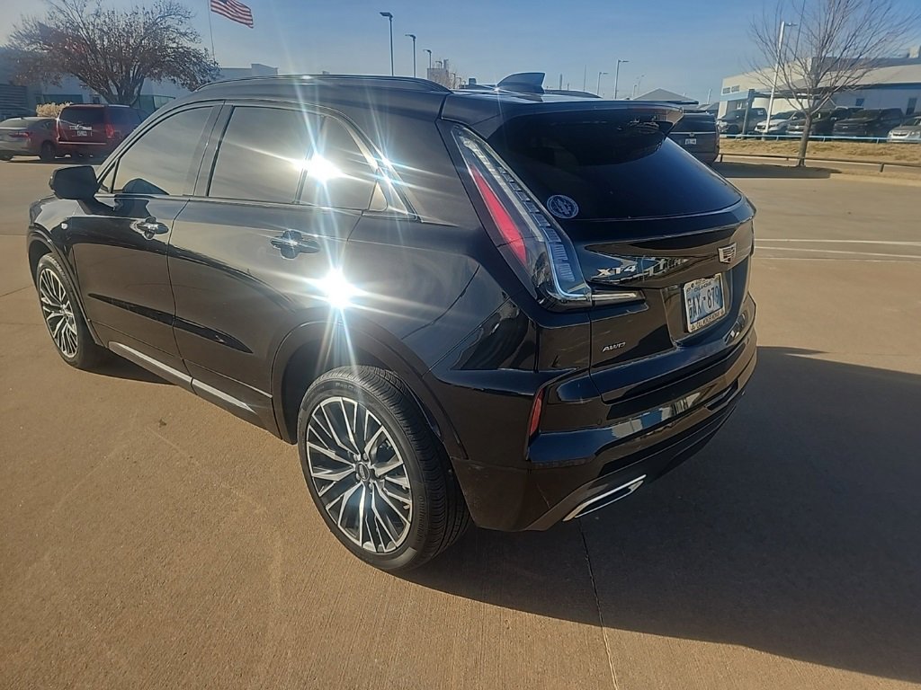 Used 2025 Cadillac XT4 Sport image 3