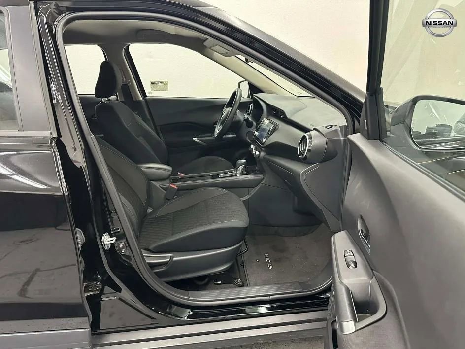 Used 2023 Nissan Kicks SV image 10