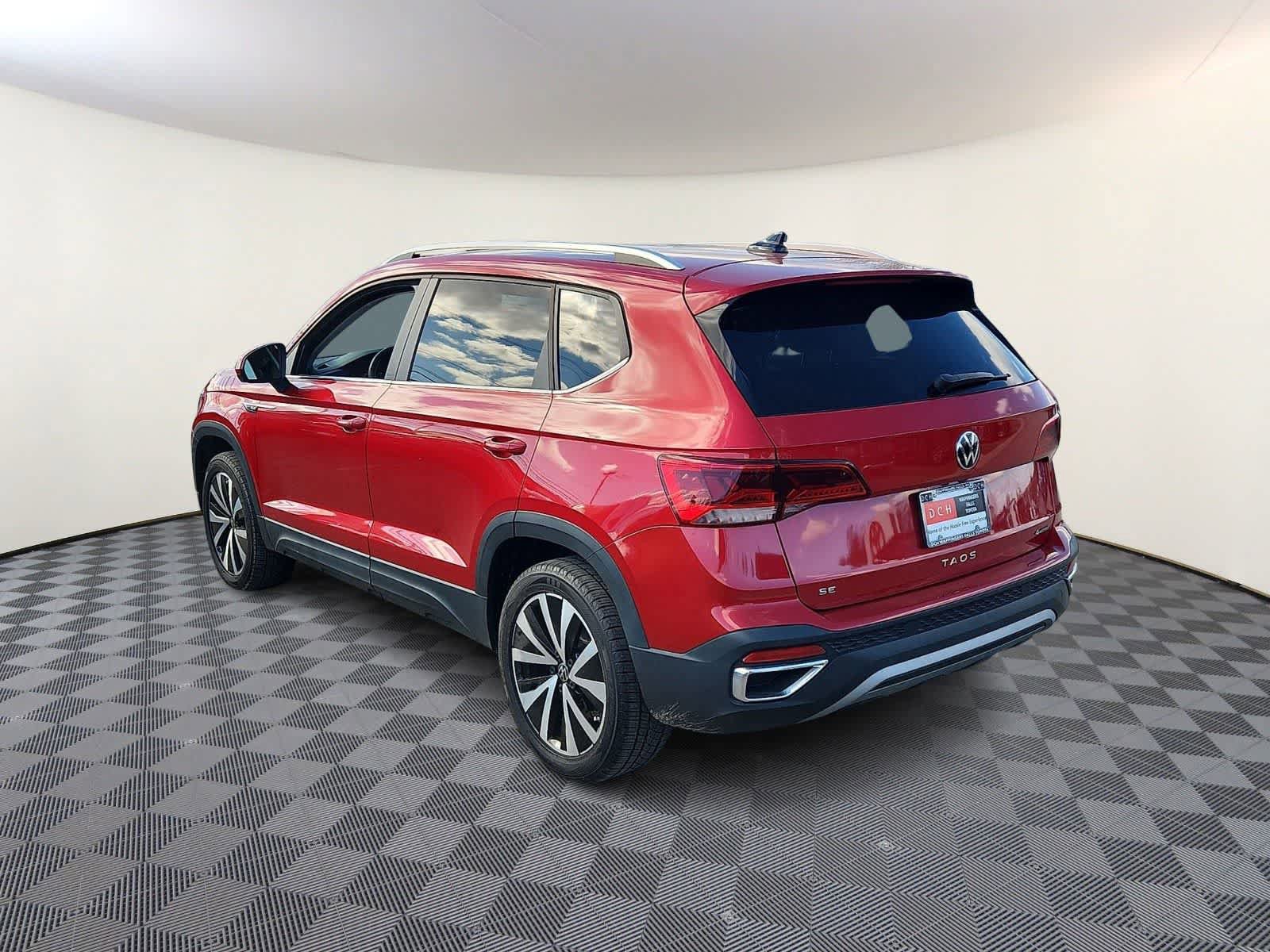 Used 2022 Volkswagen Taos SE w/ IQ.Drive SE Package image 7