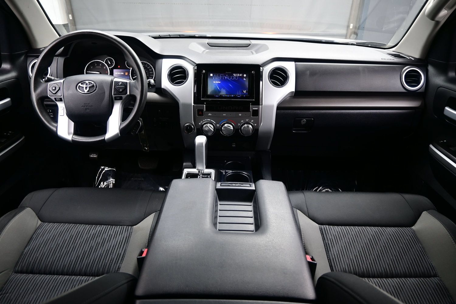 Used 2017 Toyota Tundra SR5 w/ SR5 Upgrade Package AWD/4WD image 17