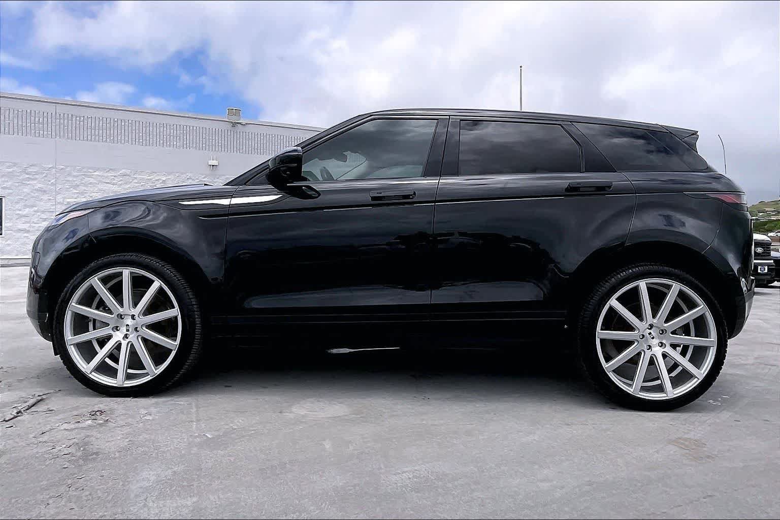 Used 2021 Land Rover Range Rover Evoque SE AWD/4WD image 2